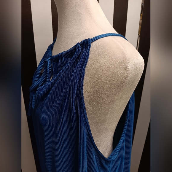 NWT blue ribbed halter top - Picture 6 of 9